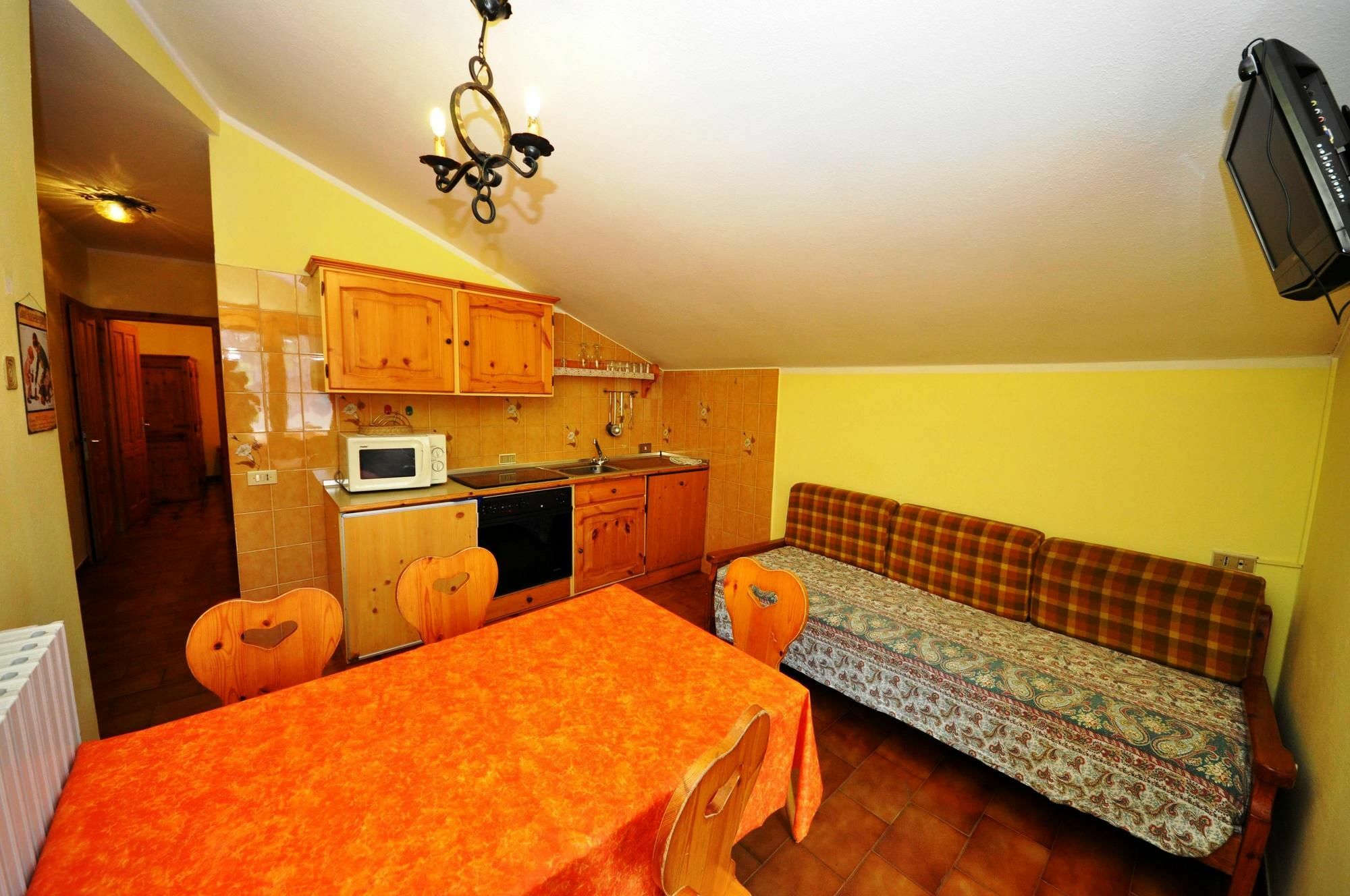Residence Casa Longa By Livigno Accomodation Экстерьер фото